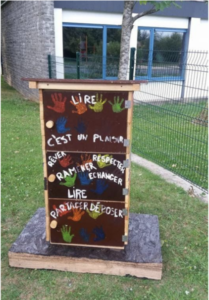 sur le site de l'école communale