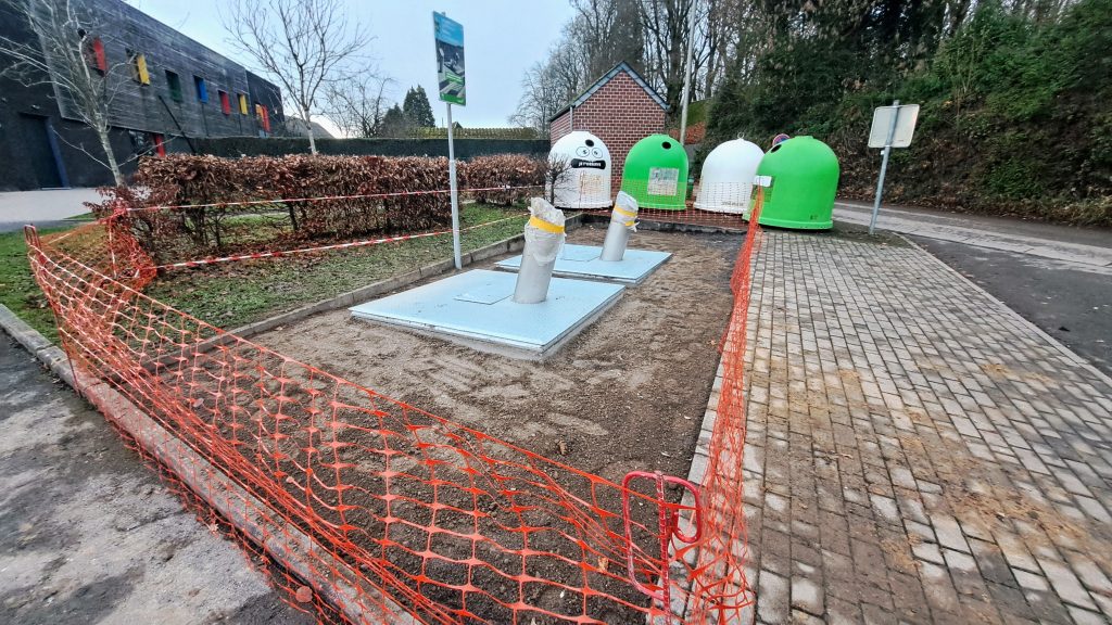 Bulles à verre – Voie du Rauyisse à Ohey : Une installation "express" en attendant les finitions
